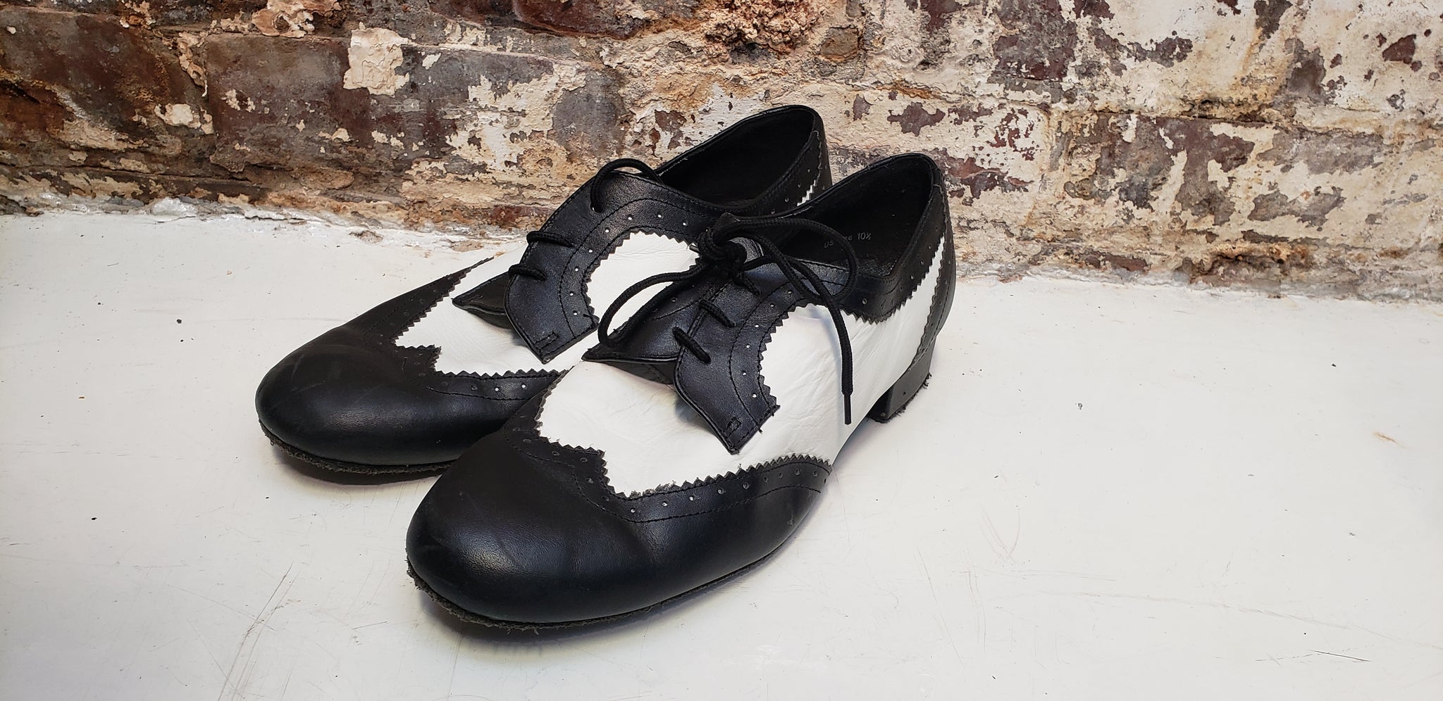 Second Hand Mens Latin Ballroom Shoes Black and white